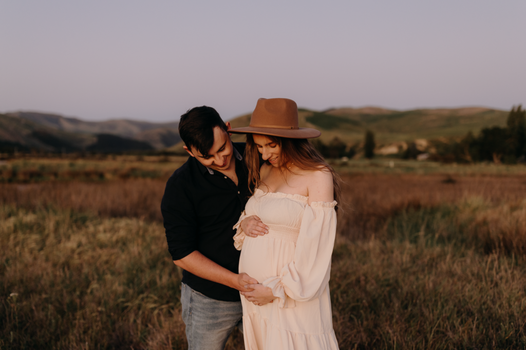 La Crosse Maternity Photographer  Rebecca & Family 